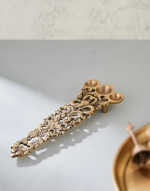 Brass Metal Mehnoor Oil Lamp