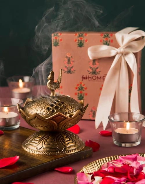 Gold Mehnoor Metal Dhuna Gift Set