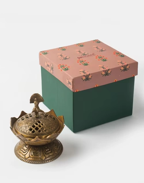 Gold Mehnoor Metal Dhuna Gift Set