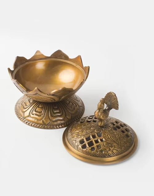 Gold Mehnoor Metal Dhuna Gift Set