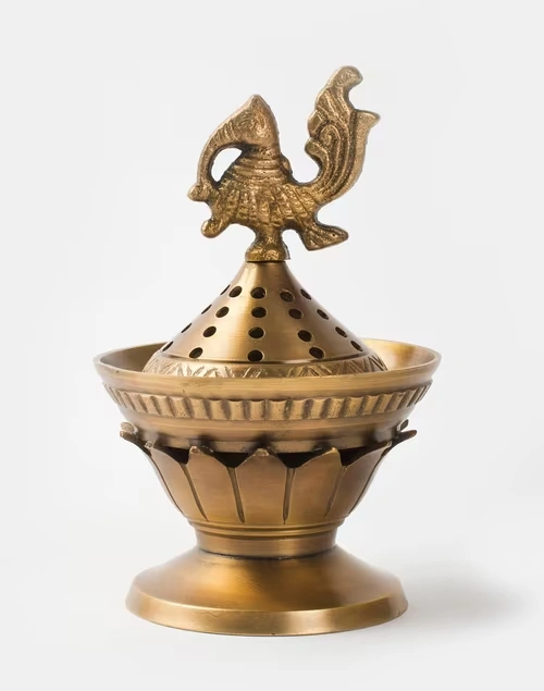 Gold Mehnoor Metal Peacock Fumer Gift Set