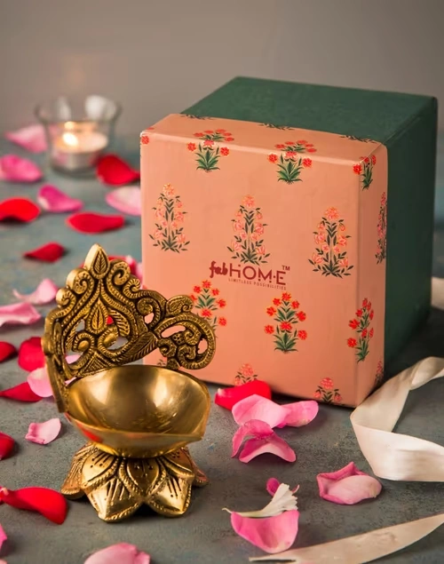 Gold Mehnoor Metal Gaddi Diya Gift Set