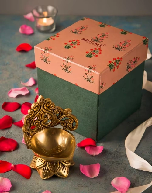 Gold Mehnoor Metal Gaddi Diya Gift Set