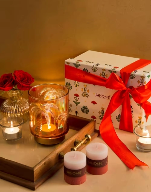 Yellow Dhaani Glass Etched T-Lite Holder Gift Set With 2 Pillar Candles