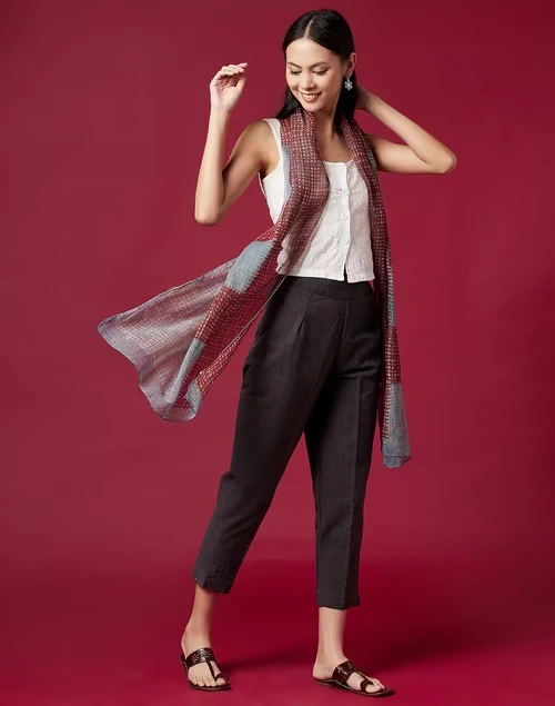 Black Cotton Slim Fit Casual Cropped Pant 3 Black Cotton Slim Fit Casual Cropped Pant