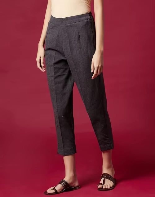 Black Cotton Slim Fit Casual Cropped Pant 4 Black Cotton Slim Fit Casual Cropped Pant