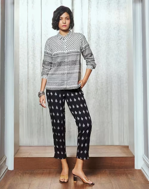 Black Cotton Blend Ikat Casual Tapered Pant