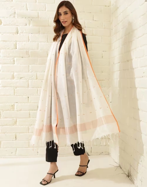 Beige Cotton Silk Blend Banarasi Dupatta 3 Beige Cotton Silk Blend Banarasi Dupatta