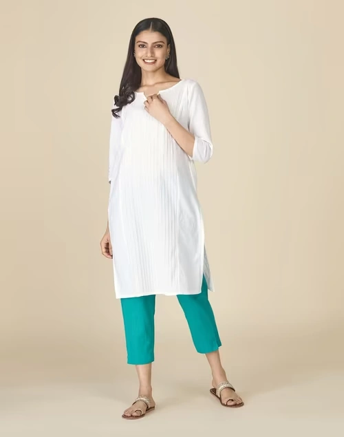 Blue Cotton Slim Fit Casual Cropped Pant