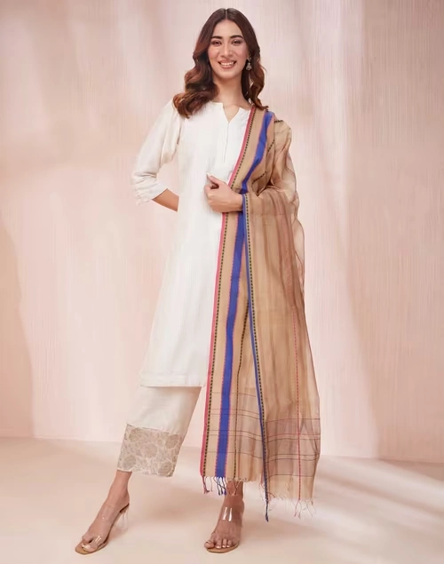 Beige Cotton Silk Maheshwari Dupatta 3 Beige Cotton Silk Maheshwari Dupatta