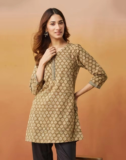 Green Cotton Kalamkari Printed Short Kurta