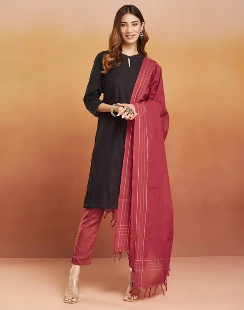 Avni Black Cotton Slim Fit Kurta & Dupatta Set