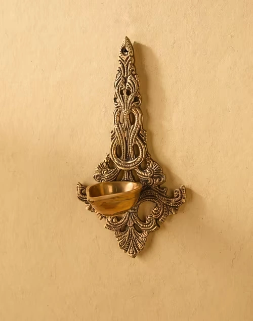 Brass Antiqued Mehnoor Oil Lamp