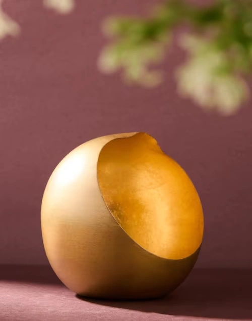 Multi Metal Antiqued Svarna Tlite Holder