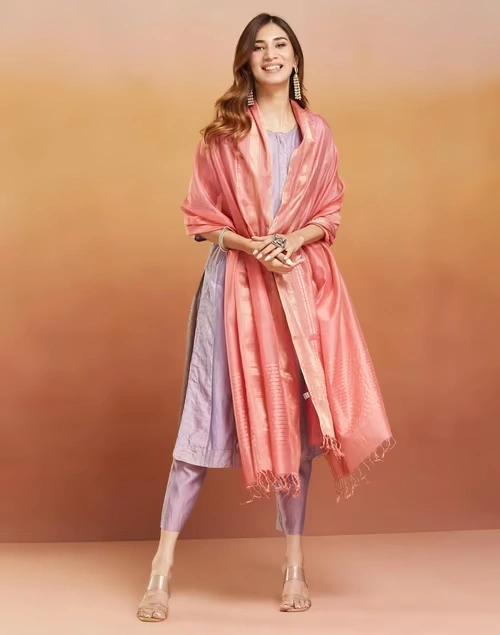 Pink Cotton Silk Blend Maheshwari Dupatta 4 Pink Cotton Silk Blend Maheshwari Dupatta