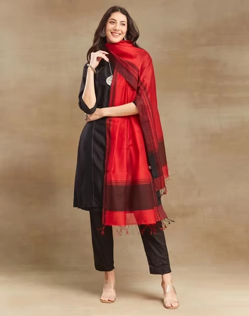Red Cotton Silk Blend Maheshwari Dupatta 3 Red Cotton Silk Blend Maheshwari Dupatta