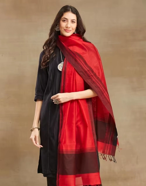Red Cotton Silk Blend Maheshwari Dupatta 4 Red Cotton Silk Blend Maheshwari Dupatta