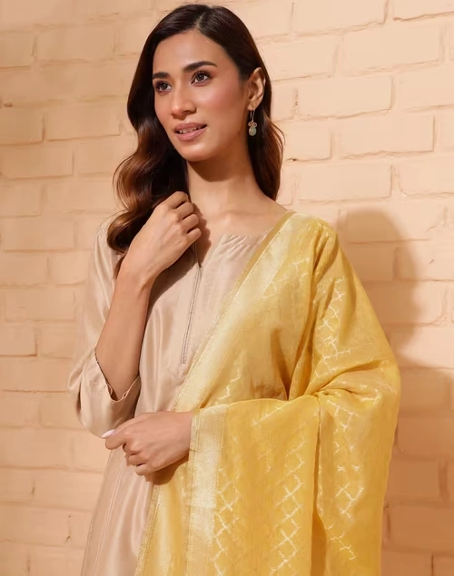 Yellow Cotton Silk Blend Woven Dupatta 4 Yellow Cotton Silk Blend Woven Dupatta