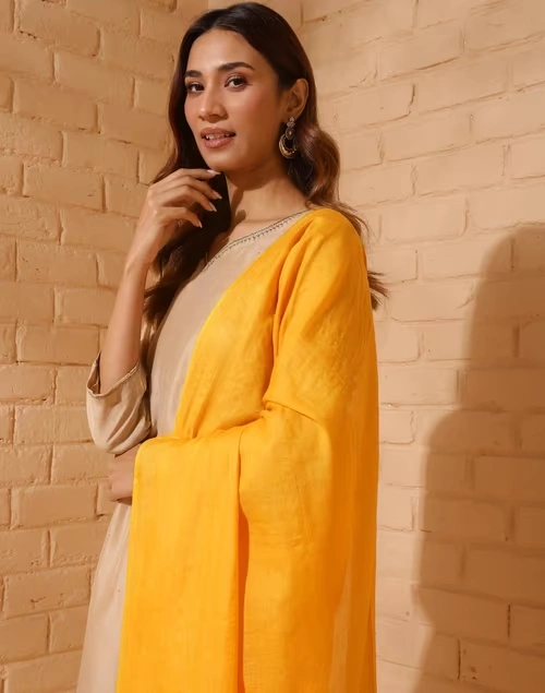 Mustard Silk Blend Woven Dupatta 4 Mustard Silk Blend Woven Dupatta