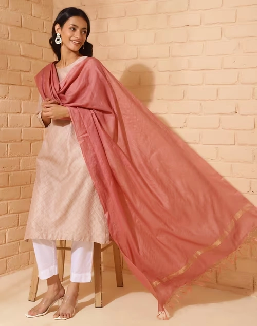 Pink Silk Blend Woven Dupatta 3 Pink Silk Blend Woven Dupatta