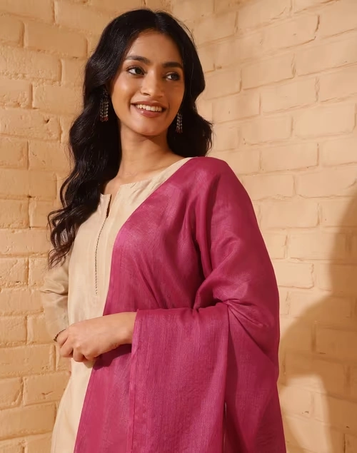 Maroon Silk Blend Woven Dupatta 4 Maroon Silk Blend Woven Dupatta