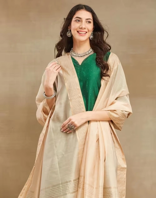 Beige Cotton Silk Blend Maheshwari Dupatta 4 Beige Cotton Silk Blend Maheshwari Dupatta