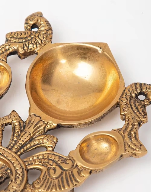 Mehnoor Oil Lamp Aarti Diya 4 Mehnoor Oil Lamp Aarti Diya