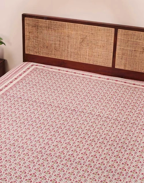 Pink Varda Cotton Printed Double Bed Cover