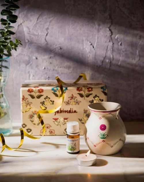 Gold Ceramic Decaled Adwaya Diffuser Gift Set