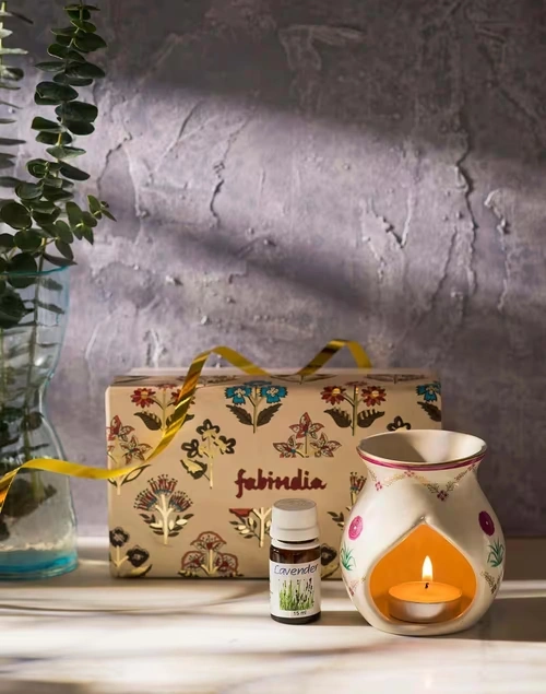 Gold Ceramic Decaled Adwaya Diffuser Gift Set