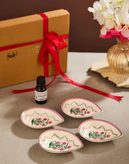 Gold Adwaya Diya Gift Set