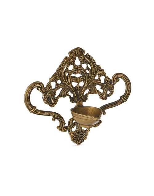Antique Brass Mehnoor Casted Oil Lamp Metal