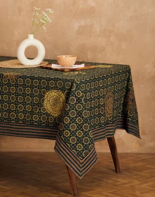 Green Ipshita Table Cover 4 Seater